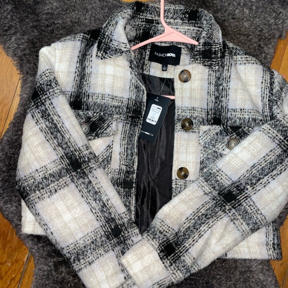 Plaid crop Fashion Nova jacket black tan and white - Picture 1 of 2